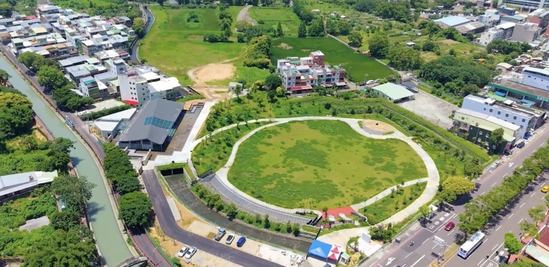 水務局「桃園區魚管處滯洪池工程（建築工程）」榮獲金質獎佳作